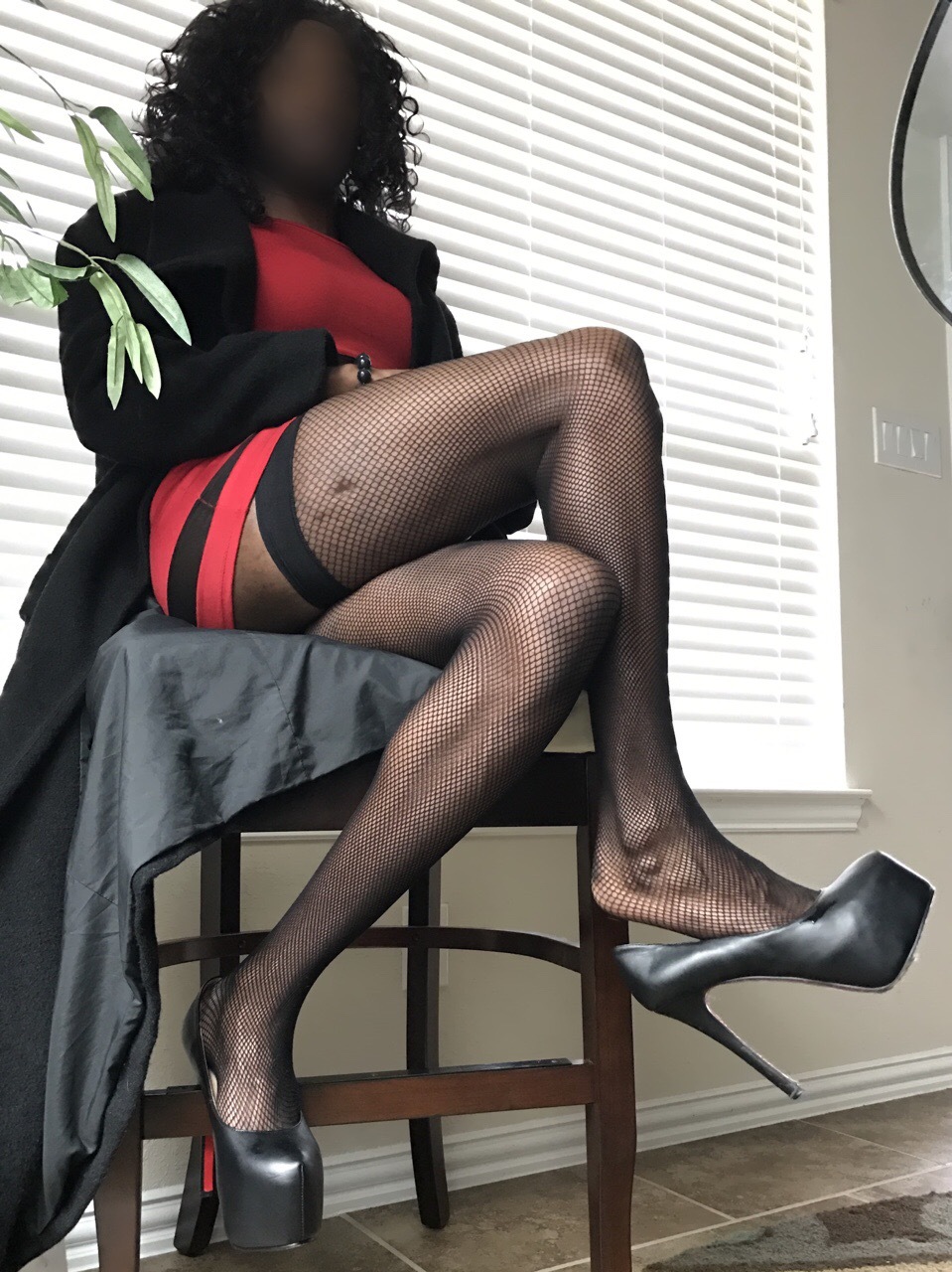 Ebony Crossdresser Sissy Gina In High Heels Photo 12